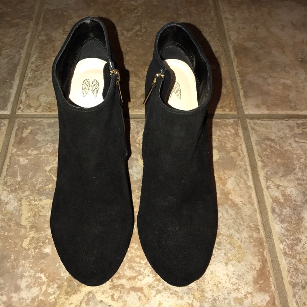 Black suede thick heeled bootie sz 7